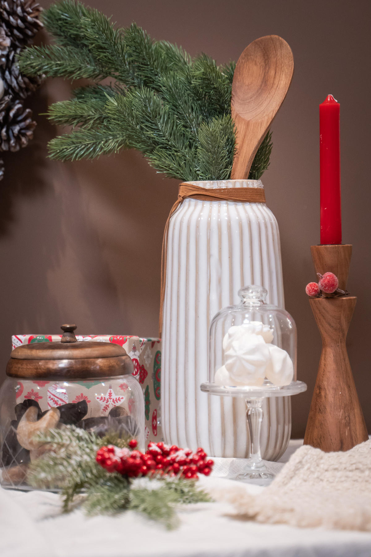 KERAMIKVASE mit dekorativem Riemen 12,8/12,8/28 cm - Weiß, Keramik (28cm) - Atmosphera Createur d´interieur
