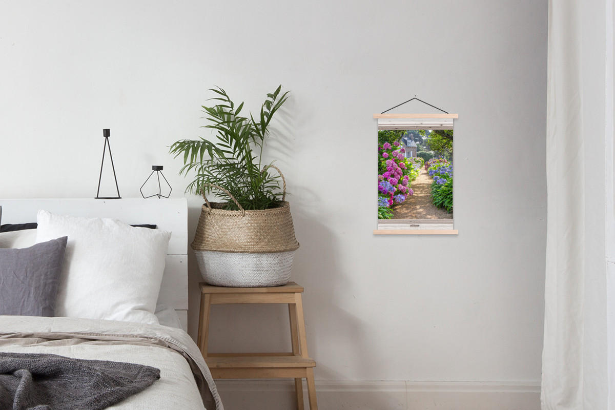 POSTER Hortensie - Ansicht - Blumen - Sommer - Lila - Weg 40x60 cm - Lila, Textil (40/60/0.15cm) - MuchoWow