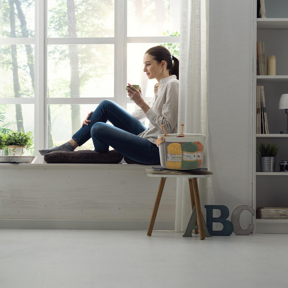 DRAHTKORB - Weiß, Holz/Metall (27.5/30/25.5cm) - Relaxdays