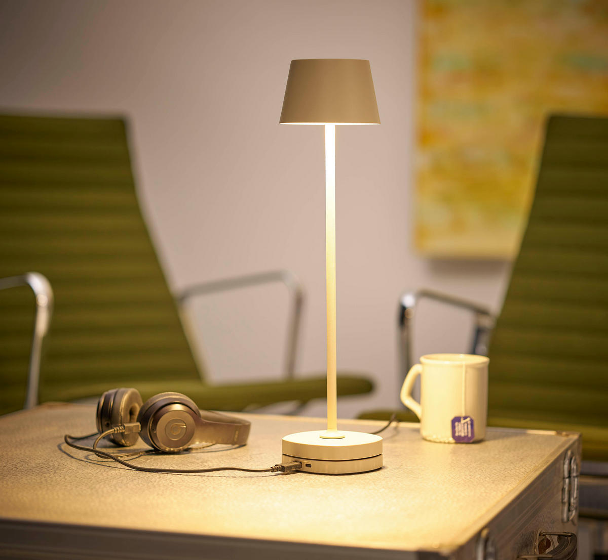 LED-AKKU Tischlampe mit Ladestation Ø 11 x 45 cm stufenlos dimmbar für Innen und Außen beige - Beige, Kunststoff (11/11/45cm) - Northpoint