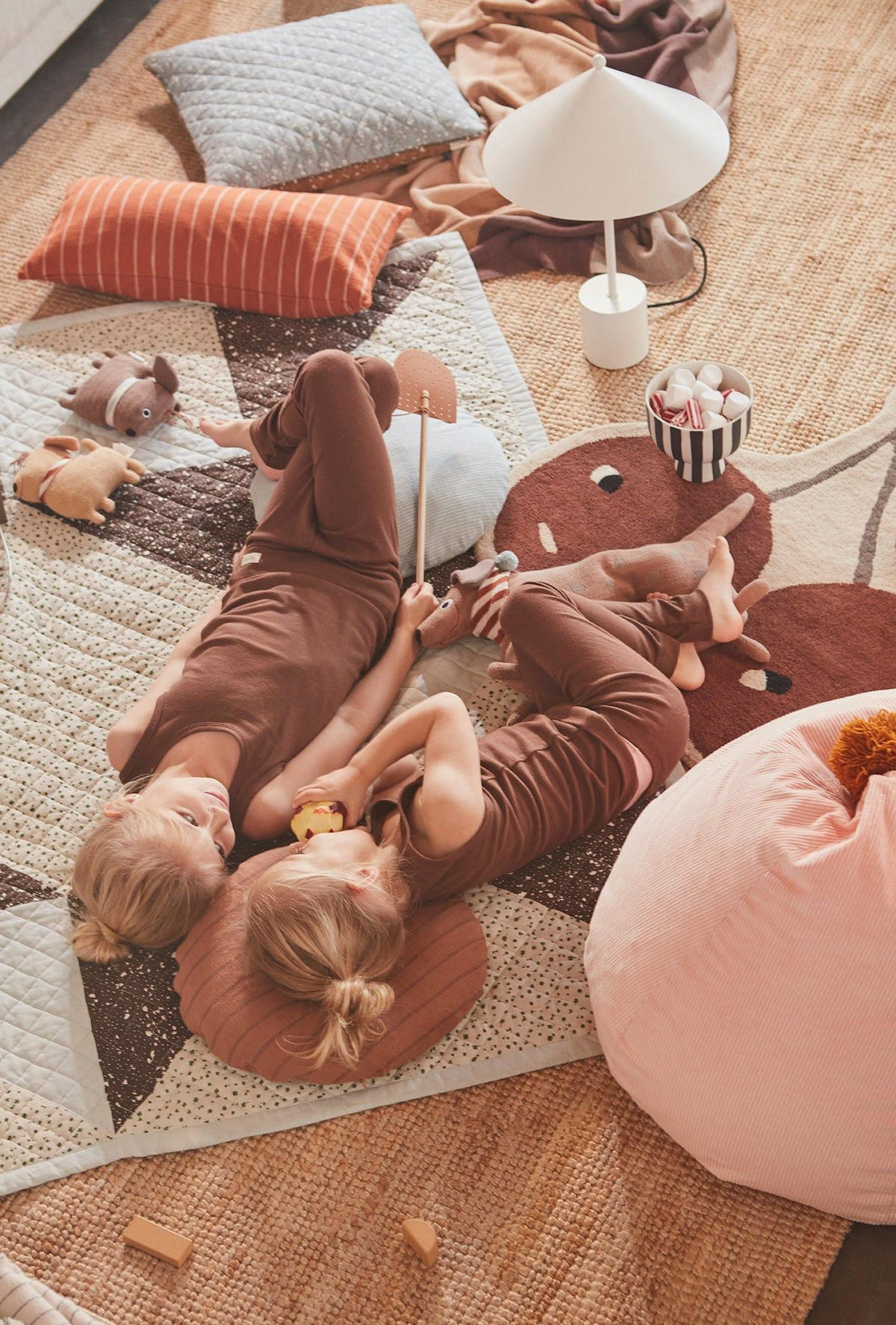 SCHALE Toppu in Braun/Rosé 15 cm - Terracotta, Keramik (15cm) - OYOY Living Design