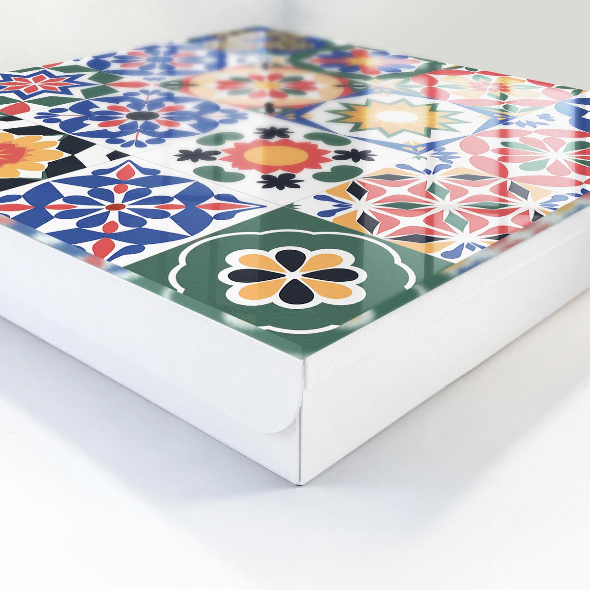 SCHLÜSSELBOX Weiß 30x30 cm – Türöffnung nach rechts - Blumenmosaik - Blau, Metall (30/30/5cm) - TULUP