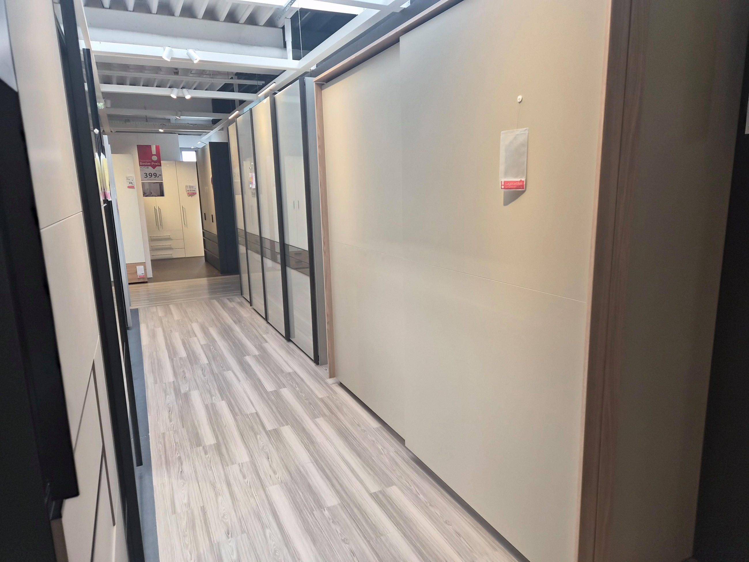 Schwebetürenschrank Finnian - home24