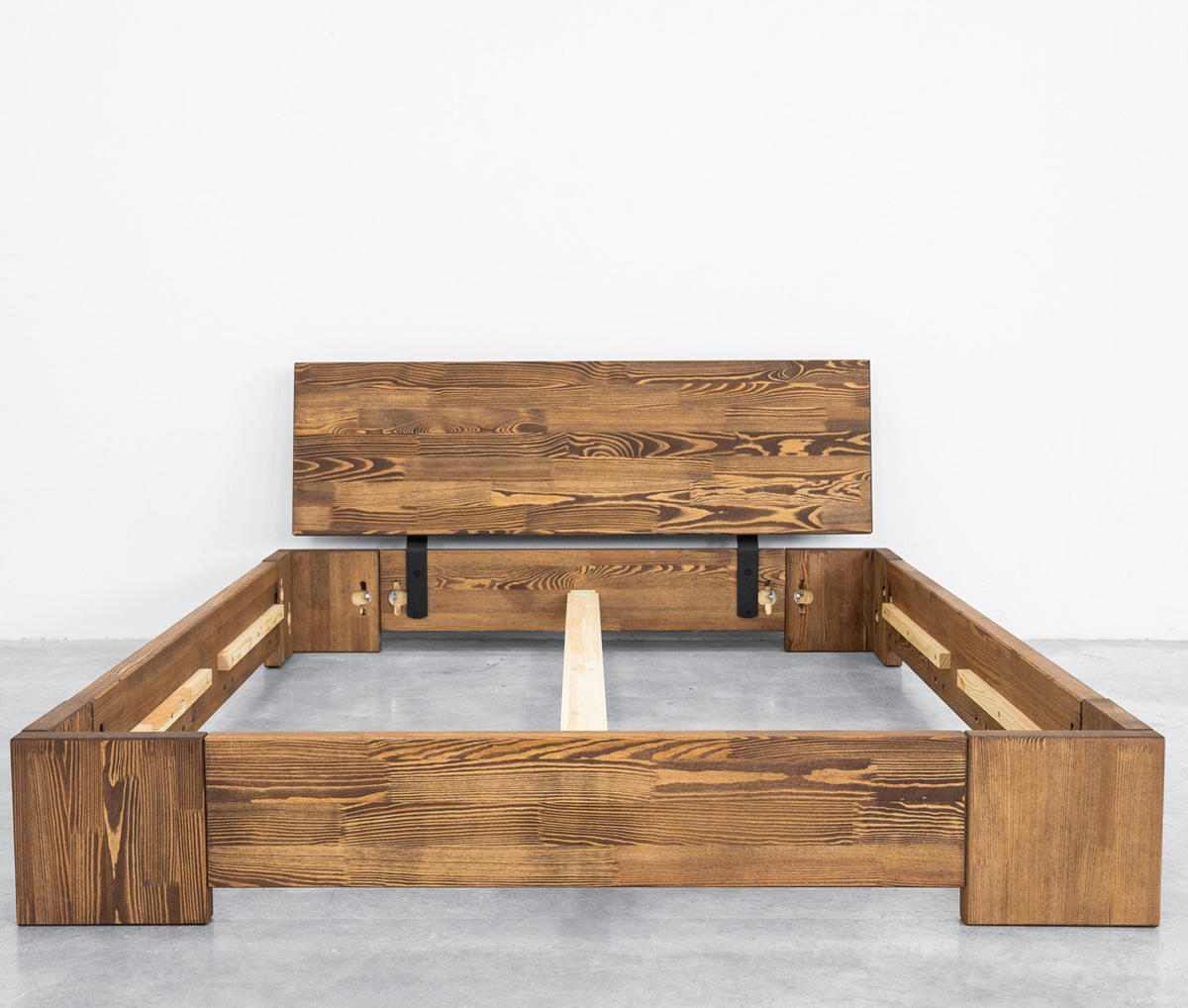 BETT aus Massivholz MARIKA III - Dunkelbraun, Holz (160/200cm) - Seart