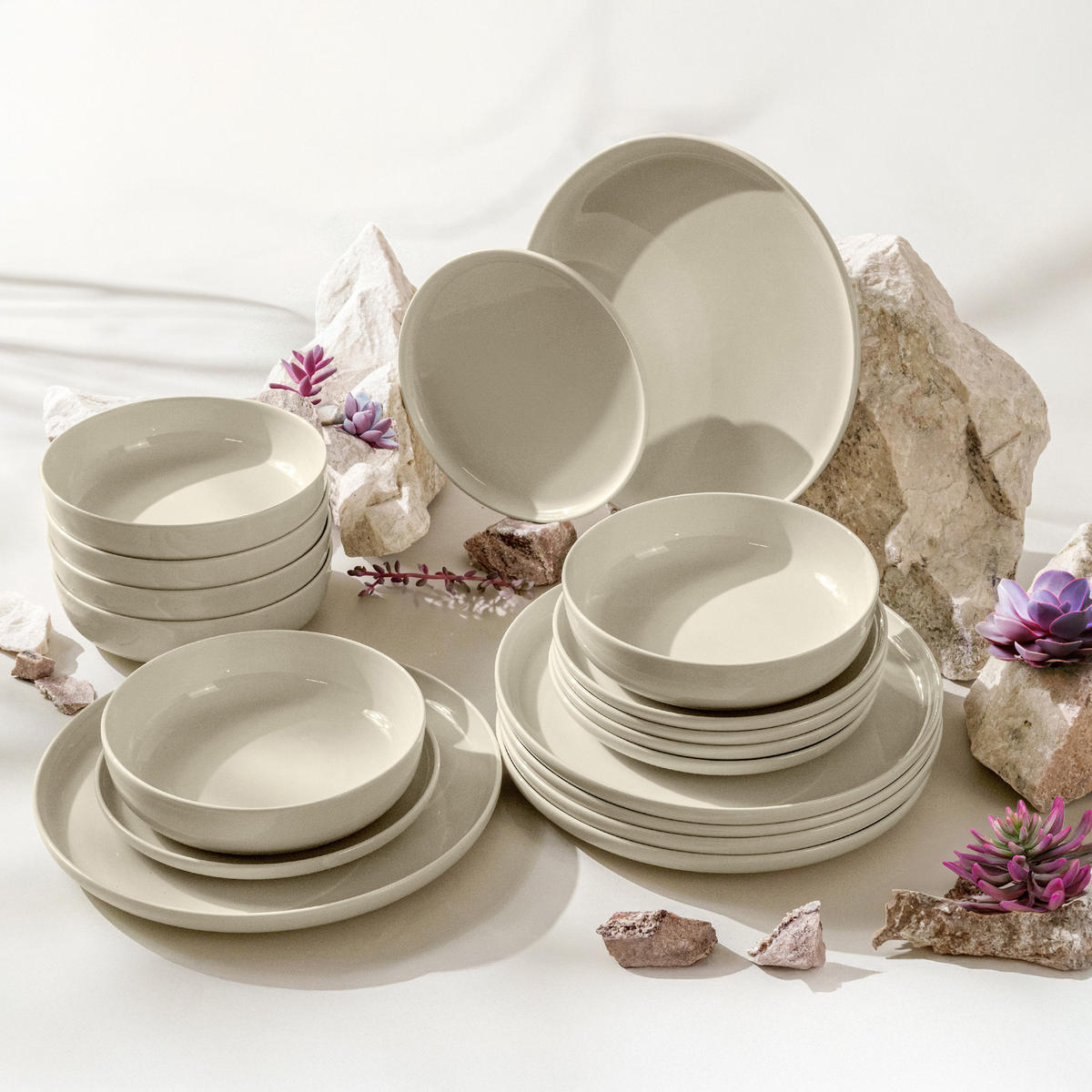 TAFELSERVICE VICTO 6 Personen 18-tlg Beige, Glanz - Creme, Keramik (27/2/27cm) - KONSIMO®