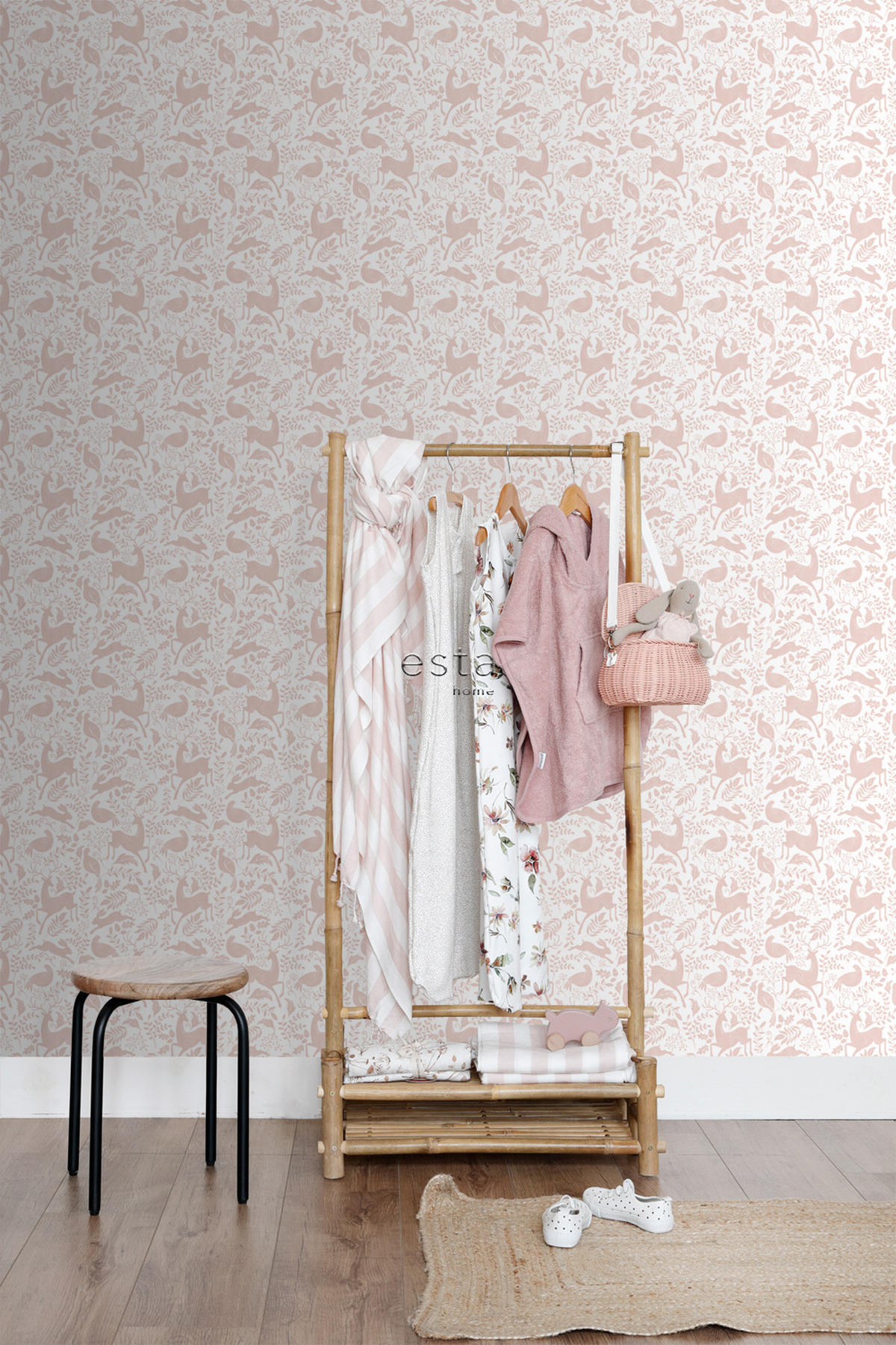 TAPETE Wald mit Waldtieren 50 x 900 cm - Pink, Papier (50/0.1cm) - ESTAhome