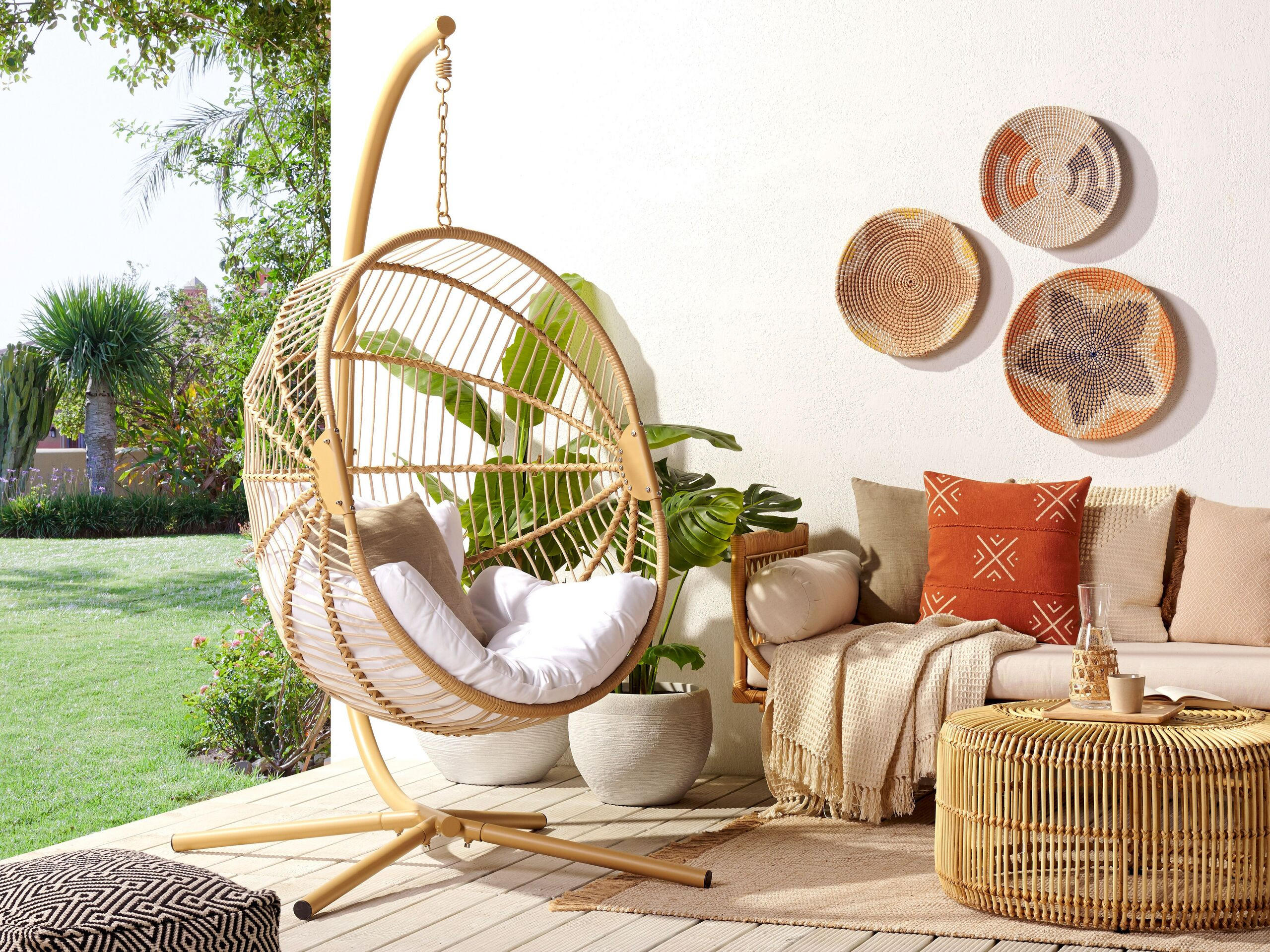 HÄNGESESSEL mit beigem PE Rattangestell Acri - Beige, Kunststoff (98/197/120cm) - Beliani