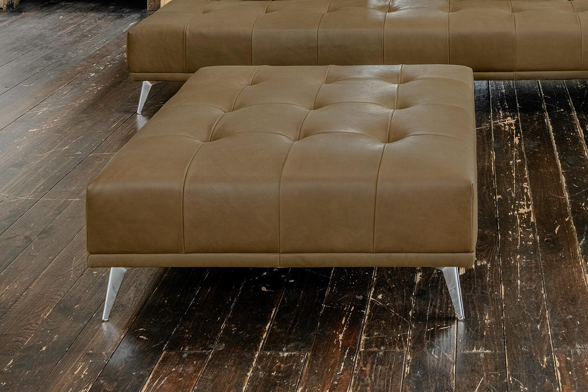 HOCKER WIOLO Beige Leder - Beige/Silberfarben, Leder/Metall (110/42/110cm) - KAWOLA