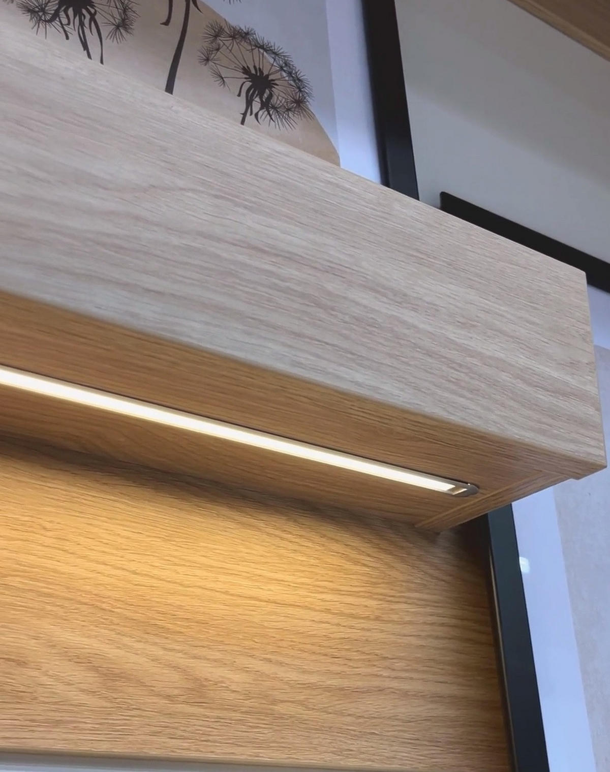 SCHRANKBETT vertikal GN140x200 mit Schreibtisch, LED und 2 Regalen - 3-teilig - Weiß - Weiß, Holzwerkstoff (140/200cm) - QMM TraumMöbel