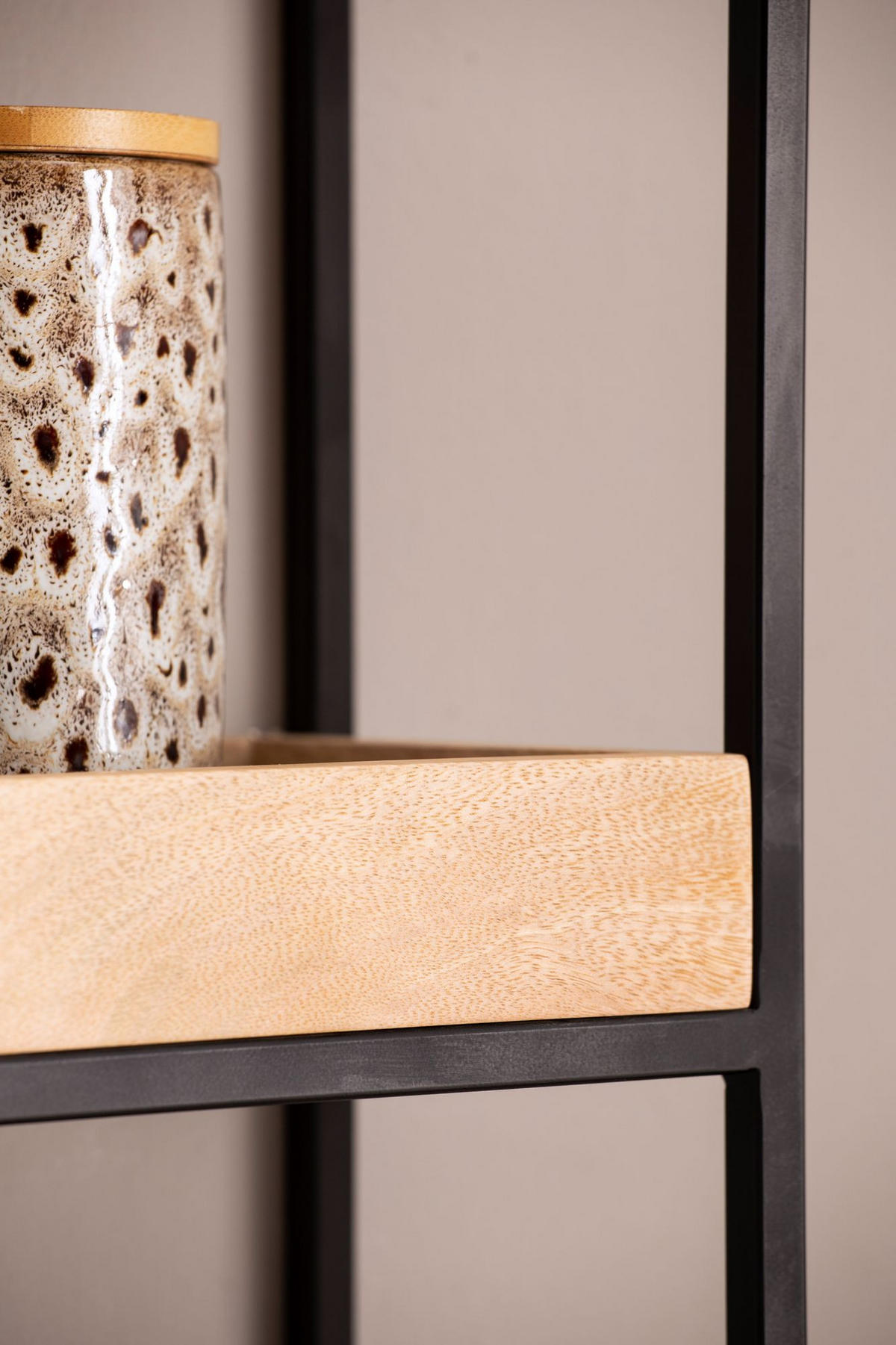 WANDREGAL Mango Massivholz Metall Industrial Stil 27x77x18 cm Rechteckig mit 3 Ablagen - Schwarz/Braun, Holz (27/77/18cm) - KADIMA DESIGN