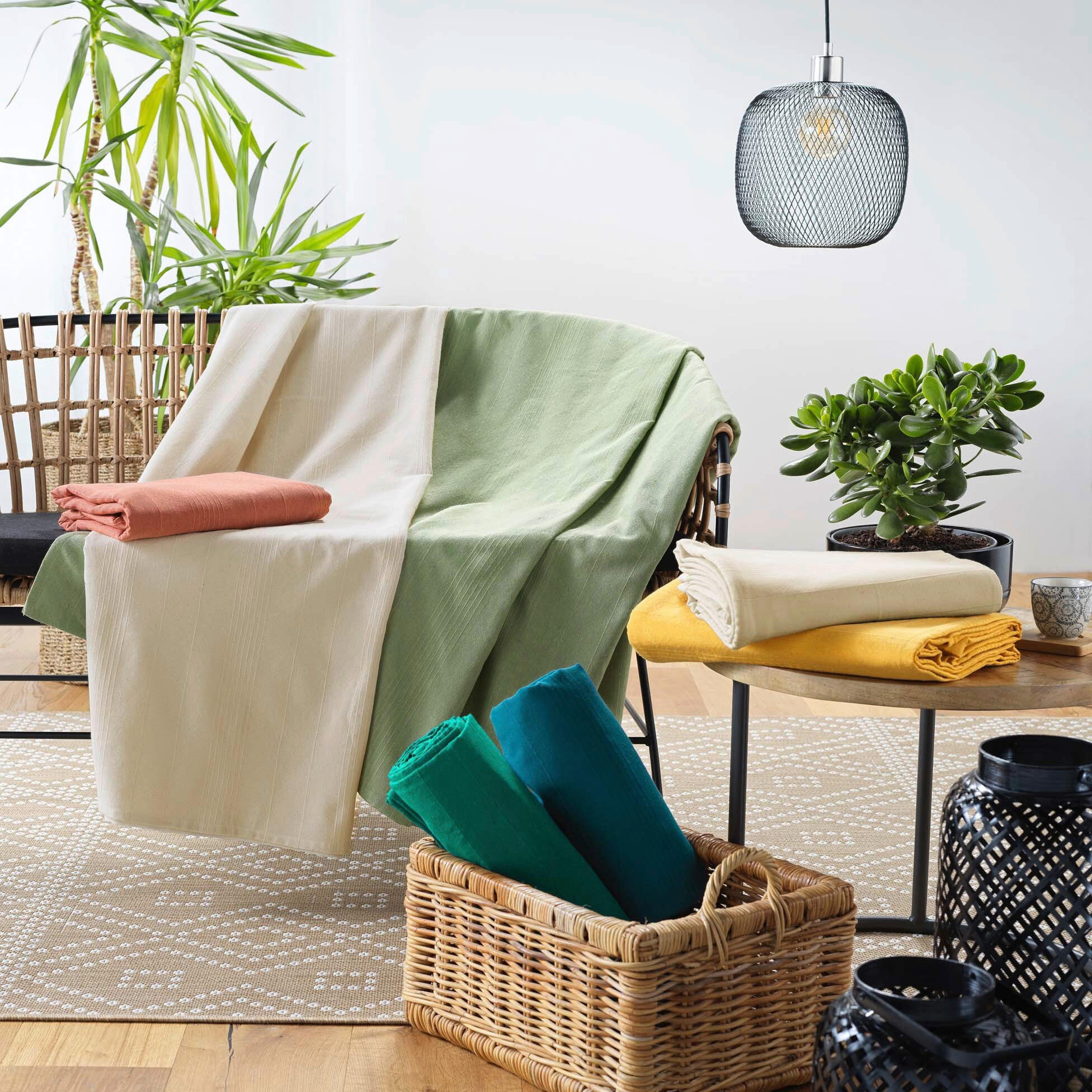 Posteljna pregrinjala