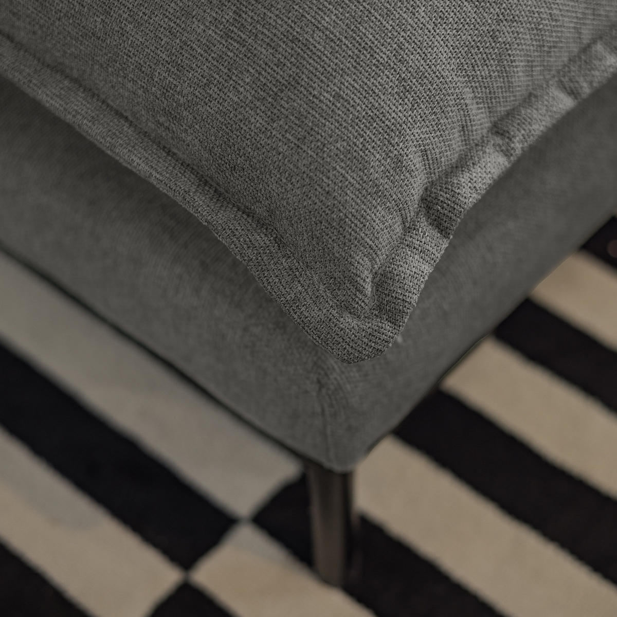 ECKSOFA mit Longchair - Grau - Webstoff - Dunkelgrau, Textil/Metall (261/140cm) - home24