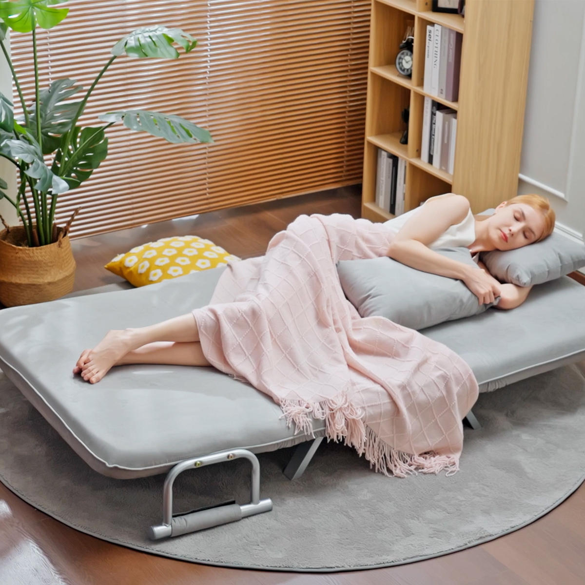 SCHLAFSOFA Zweisitzer mit Bettfunktion, Einzelbett mit Kissen, Samt, Hellgrau - Silberfarben/Hellgrau, Textil/Metall (80/78/111cm) - HOMCOM