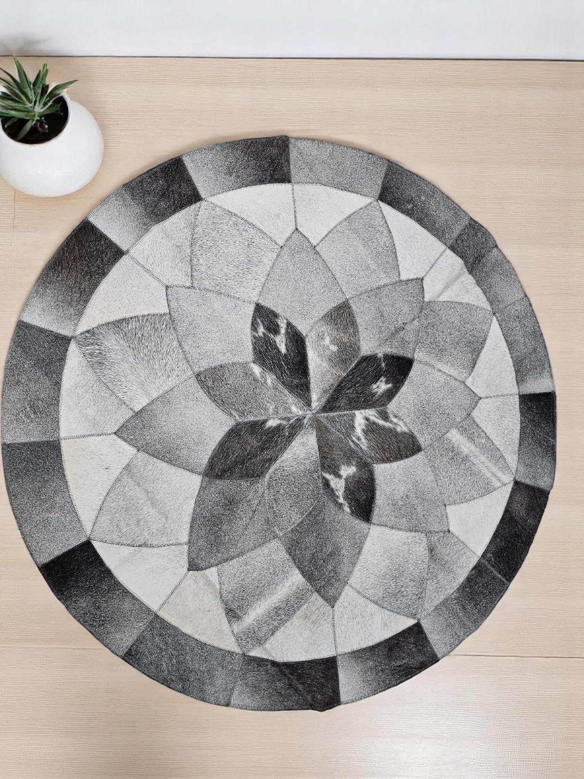 TEPPICH Patchwork Kuhfell rund Blumenmuster handgefertigt 140/140 cm - Dunkelgrau/Hellgrau, Fell (140/140cm) - Provellus