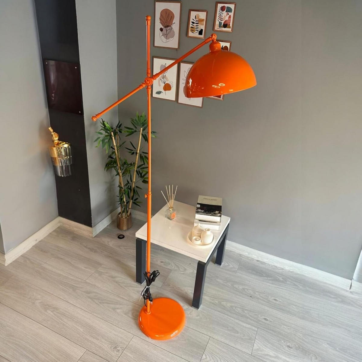STEHLAMPE Stelan aus Metall mit E27, verstellbarer Lampenschirm - Orange, Metall (37/37/171cm) - Bamyum