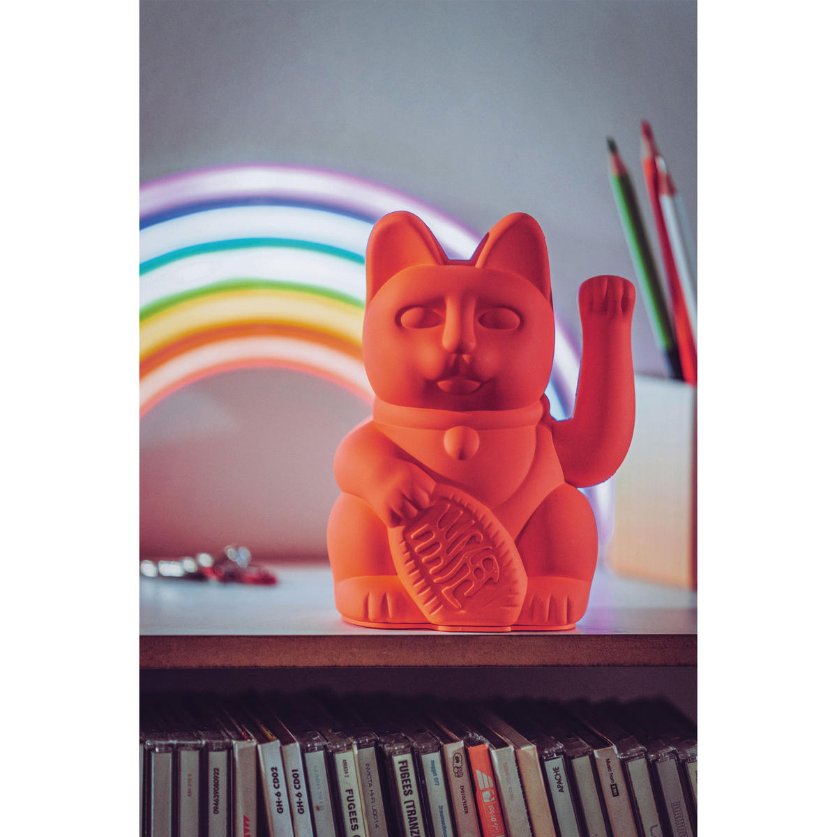 WINKEKATZE Lucky Cat Maneki Neko, Kunststoff, Neon Orange, 15 cm - Orange, Kunststoff (10.5/15/8.5cm) - Donkey Products