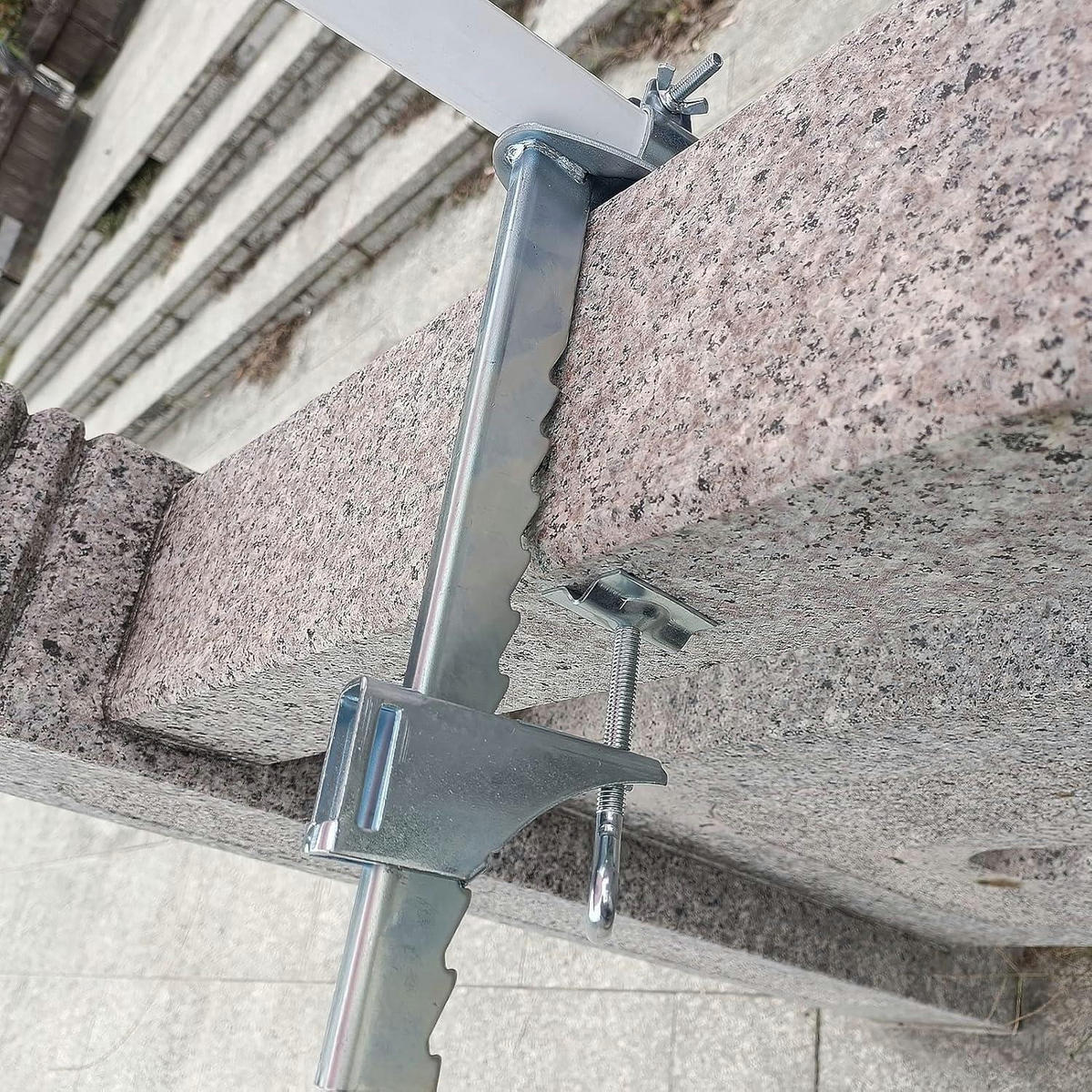 SCHIRMSTÄNDER für Geländer und Tische bis 20 cm Klemmbereich - Silberfarben, Metall (5/10cm)