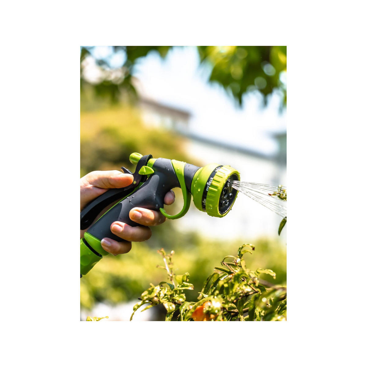 SPRITZ- und Reinigungspistole - 8 Düsen - Komplettset mit Anschlüssen - Grün, Kunststoff (14/6/21cm) - SUAN