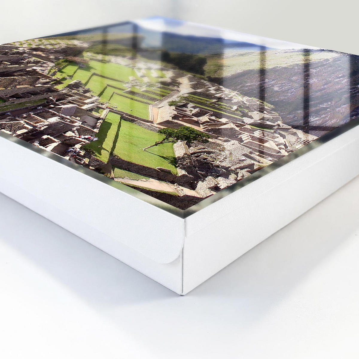 SCHLÜSSELBOX Weiß 30x30 cm – Türöffnung nach rechts - Bergstadt - Grün, Metall (30/30/5cm) - TULUP
