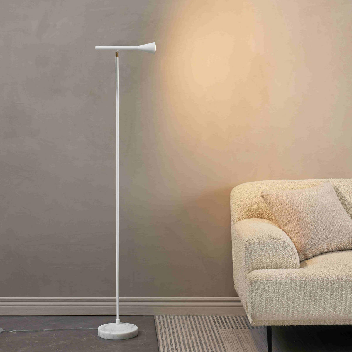 STEHLEUCHTE Holen, Weiß und Gold, 150cm - Goldfarben, Metall (41/20/150cm) - KOSILUM