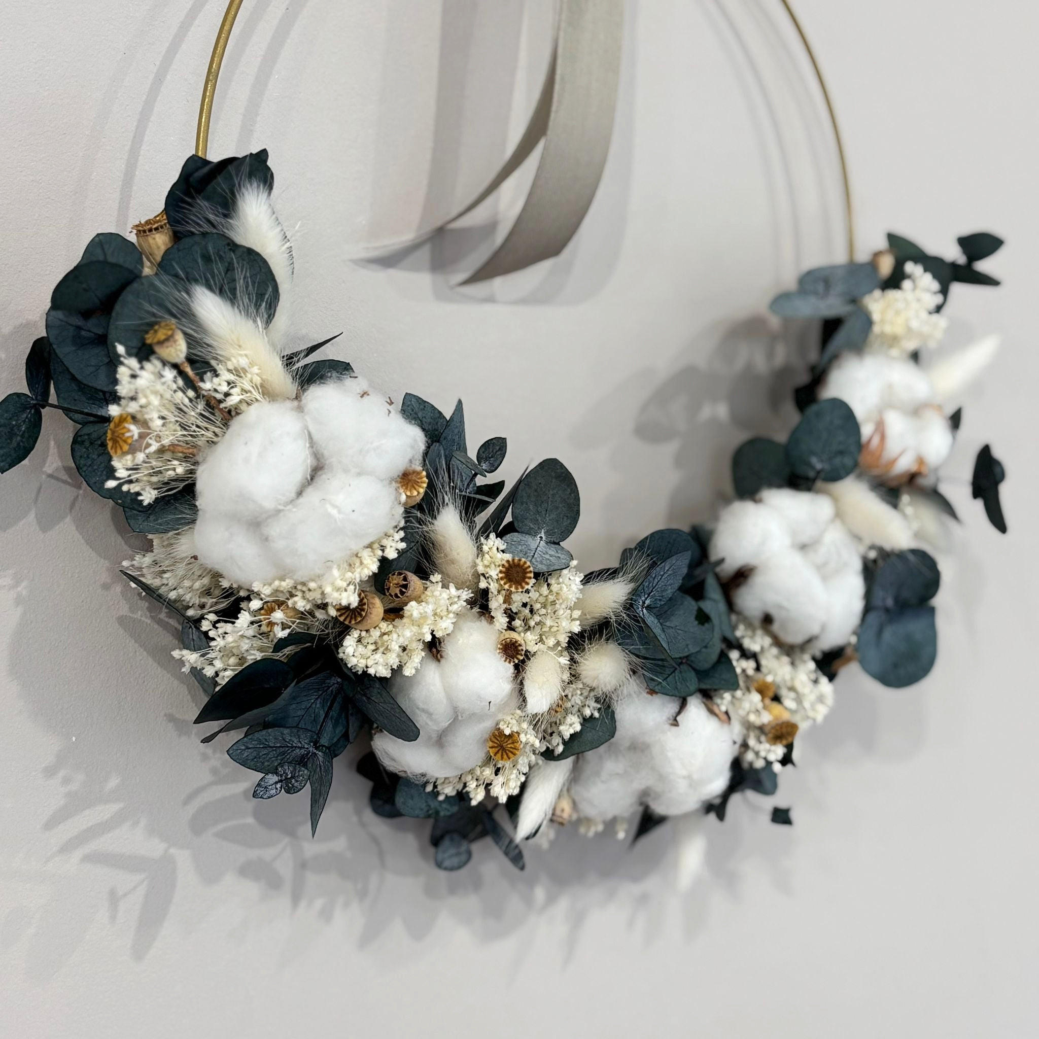 COTTON Dream: Trockenblumenkranz in weiß grün - weiß / 25 cm / Cotton Dream - Weiß, Naturmaterialien (25cm) - Lykke & You