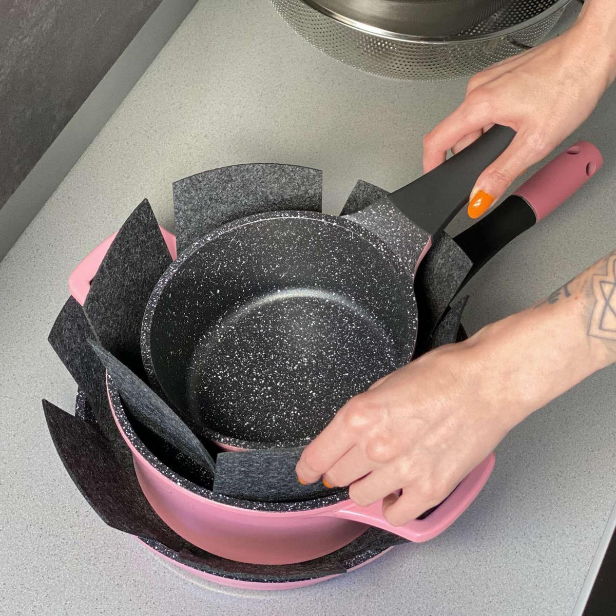 PFANNENSCHUTZ 6er-Set 38 / 38 / 0.2 cm - Grau, Textil (38/0.2/38cm) - Intirilife