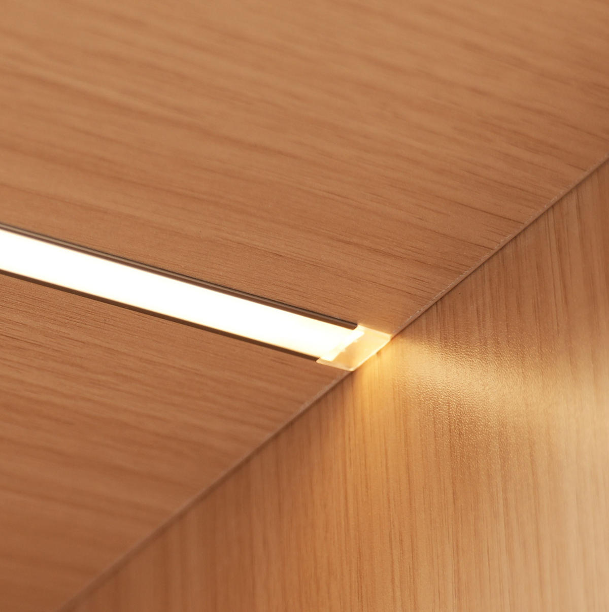 ROHOVÁ vitrína, 62/32/160 cm, MDF v dekoru dubu, s LED osvětlením - barva dubu, kompozitní dřevo (62/160/32cm) - BEAOK