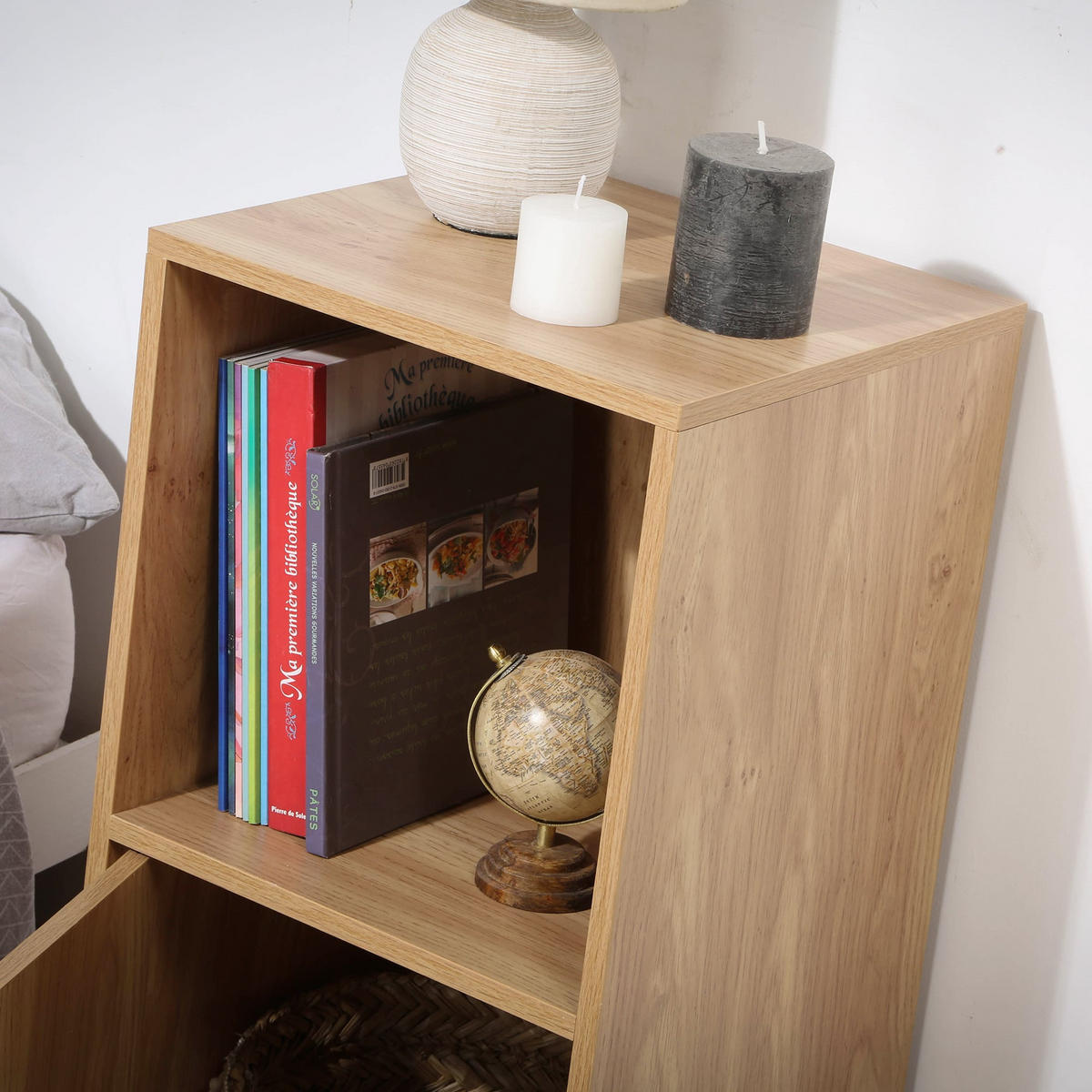 NACHTTISCH mit 2 Fächern im Holzdekor mit 1 Tür 29/61,6/30,7 cm - Eichefarben, Holzwerkstoff (29/61.6/30.7cm) - Calicosy