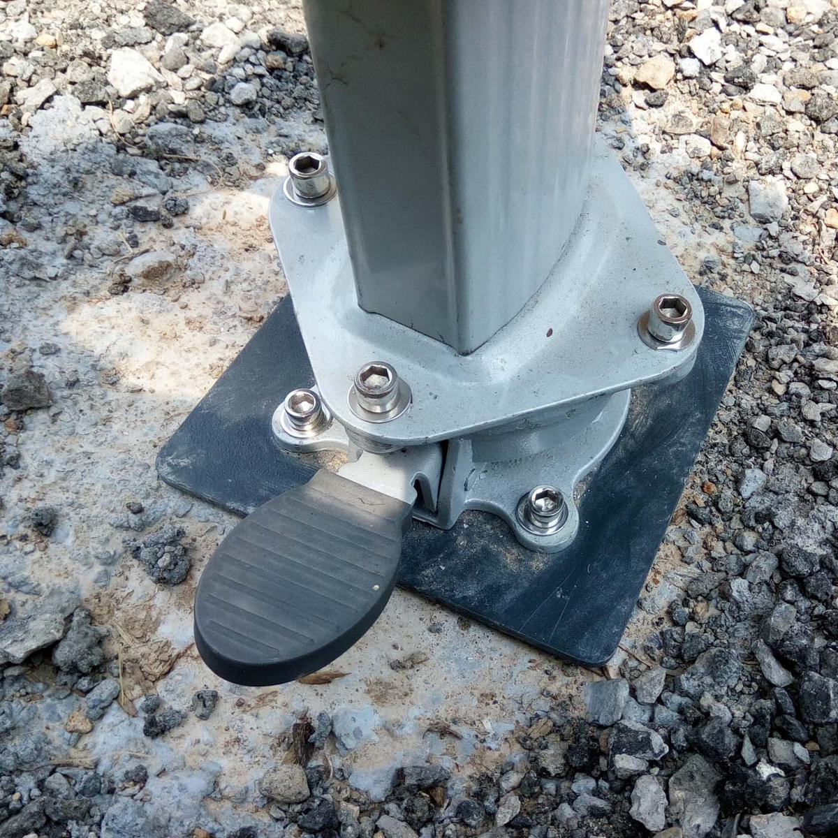 BODENHÜLSE FÜR SCHIRME Schwarz - Schwarz, Metall (19/19cm) - MCW