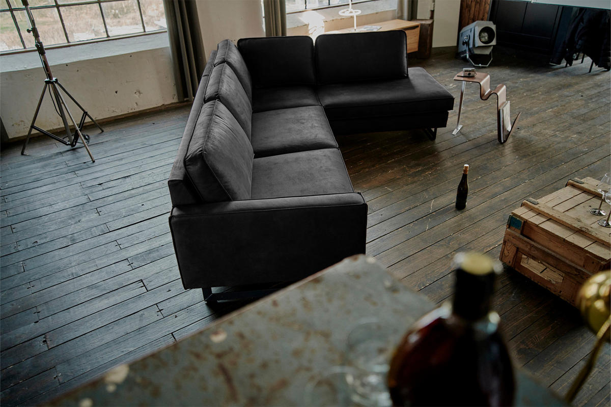ECKSOFA VILNIUS Schwarz Lederfaserstoff - Schwarz, Leder/Metall (290/217cm) - KAWOLA