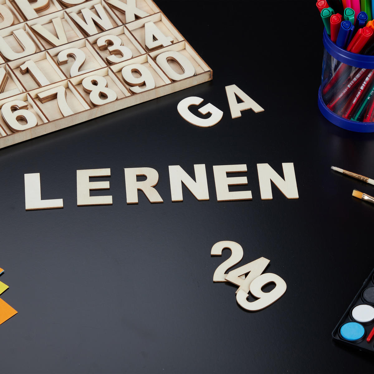 144-TLG.HOLZBUCHSTABEN-SET - Beige, Holz (28.5/34.5cm) - Relaxdays