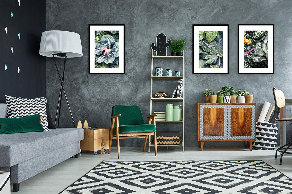 POSTER mit Rahmen 50x70 cm Tropische Blüten Grün - Beige, Holz (51/71cm) - artissimo