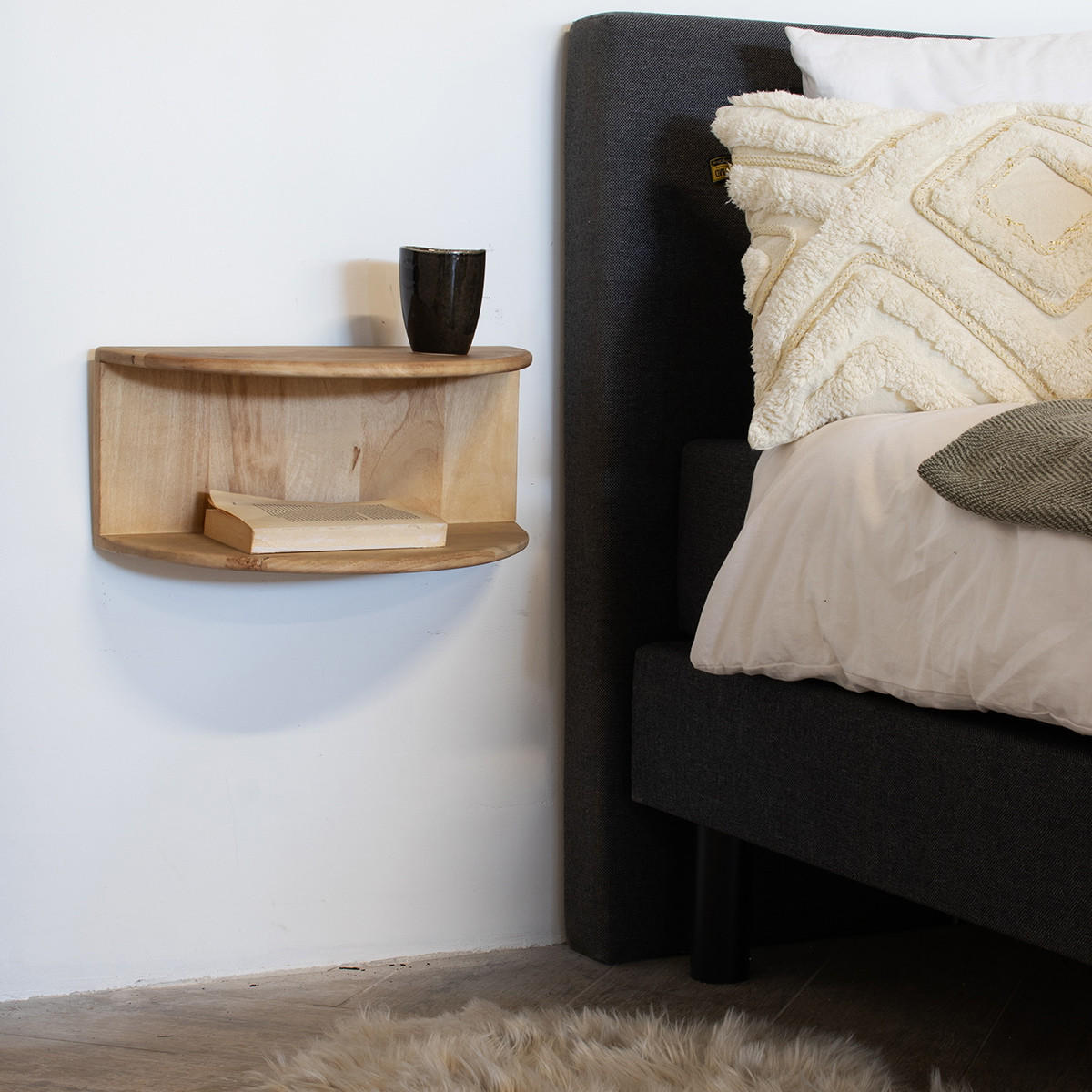 SCHWEBENDER Nachttisch aus Mangoholz, Natur - Braun, Holz (45/22/28cm) - Giga Meubel