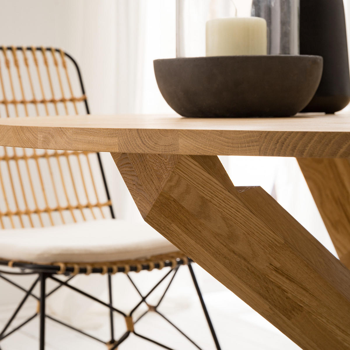 ESSTISCH - Eiche massiv - Eichefarben/Braun, Holz (120/120/75cm) - home24