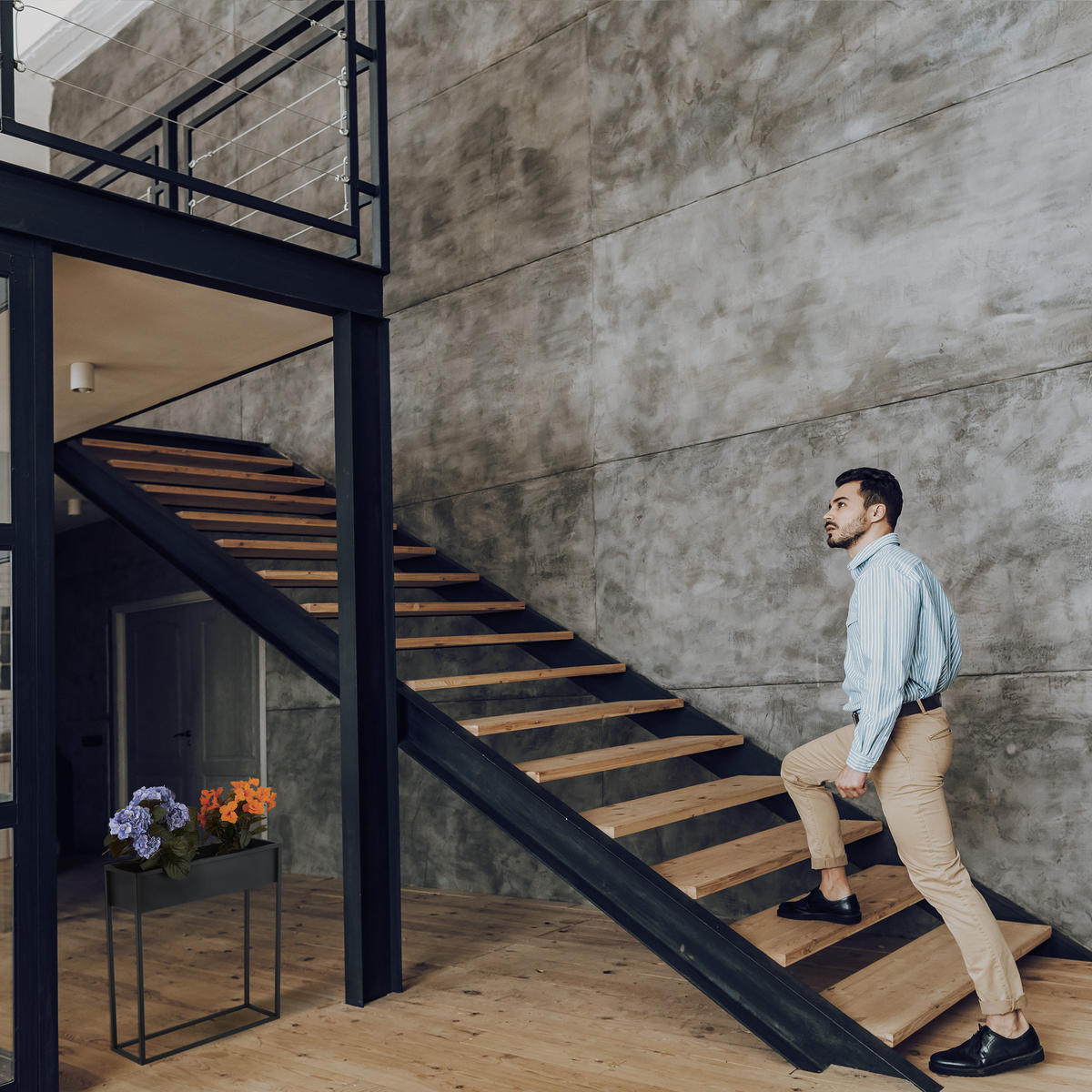 BLUMENSTÄNDER - Schwarz, Metall (55/70/20cm) - Relaxdays