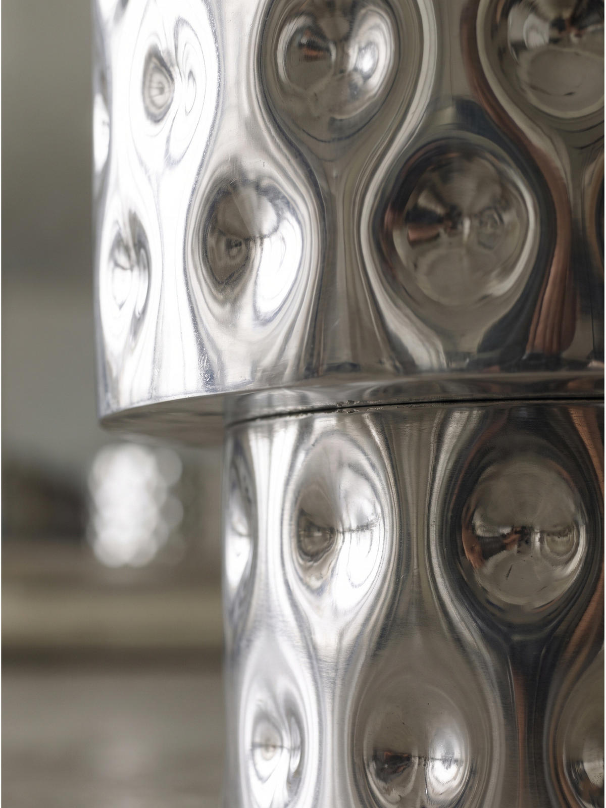 BEISTELLTISCH MAYENNE, Aluminium, handgefertigt, Silber, Ø 36 x 50 cm - Silberfarben, Metall (36/36/50cm) - KADIMA DESIGN