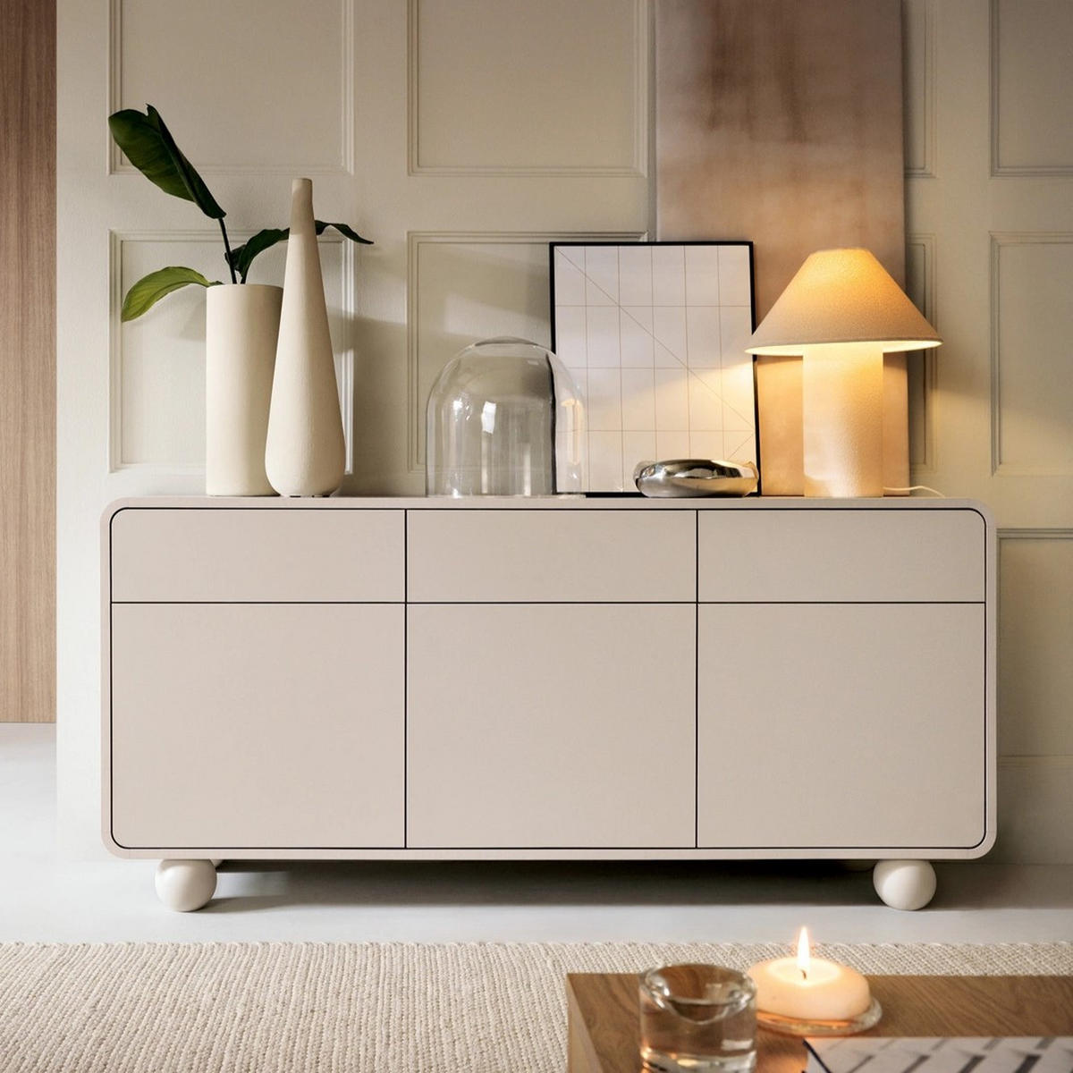 KOMMODE ORION (Cashmere, Abgerundete Kanten, Kugelfüße, Push to Open) - Kaschmir, Holz/Holzwerkstoff (160/75/39cm) - Ravio