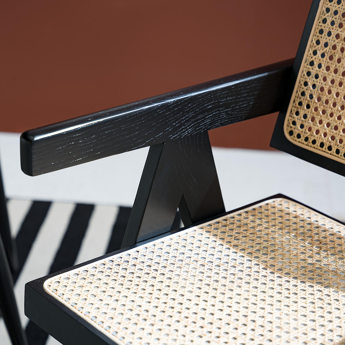 ARMLEHNENSTUHL mit Wiener Geflecht - Eiche massiv - Eschefarben/Schwarz, Holz (51/77/54cm) - home24