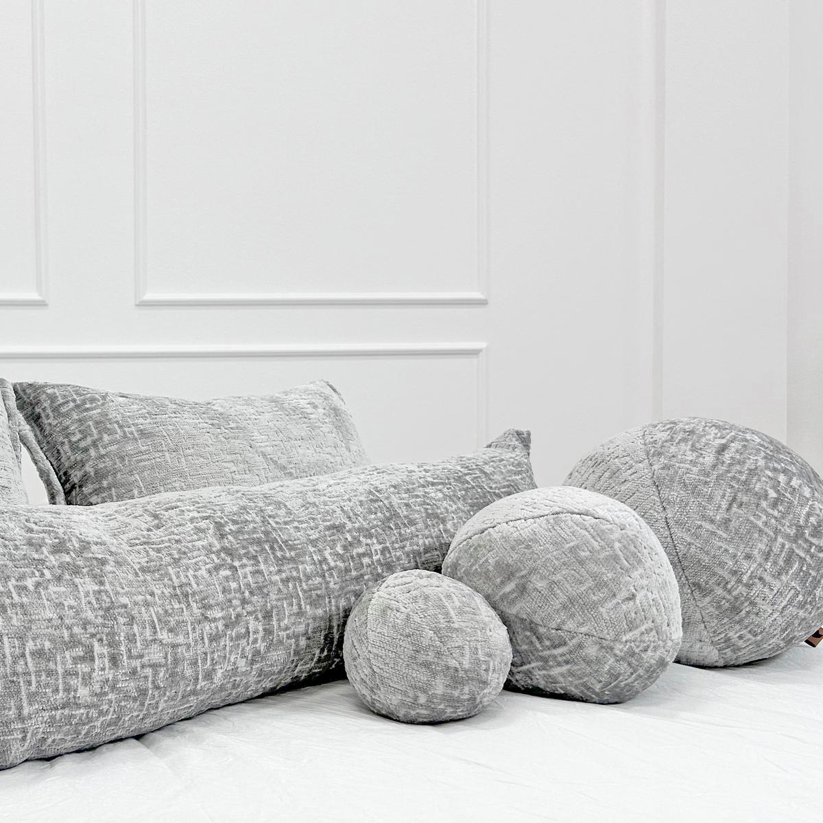 ZIERKISSSEN Happy Pill Grau 13 cm - Grau, Textil (13/13cm) - Maison de Reve