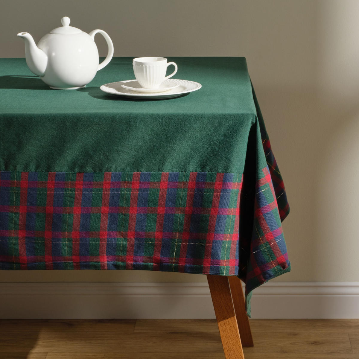 TISCHTUCH Maglamore - Dunkelgrün, Textil (220/150/1cm) - home&you