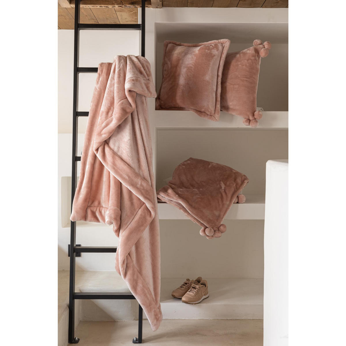 KISSEN Tender Pompons weißdorn 45 x 45 cm - Altrosa, Textil (45/45cm) - Vivaraise