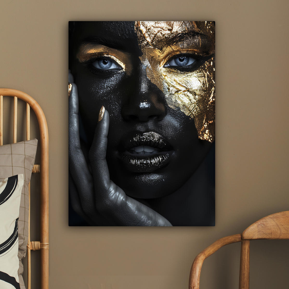 LEINWANDBILD Frau - Gold - Porträt - Schwarz-Weiß - Luxus 60x80 cm - Hellblau, Textil (60/80cm) - MuchoWow