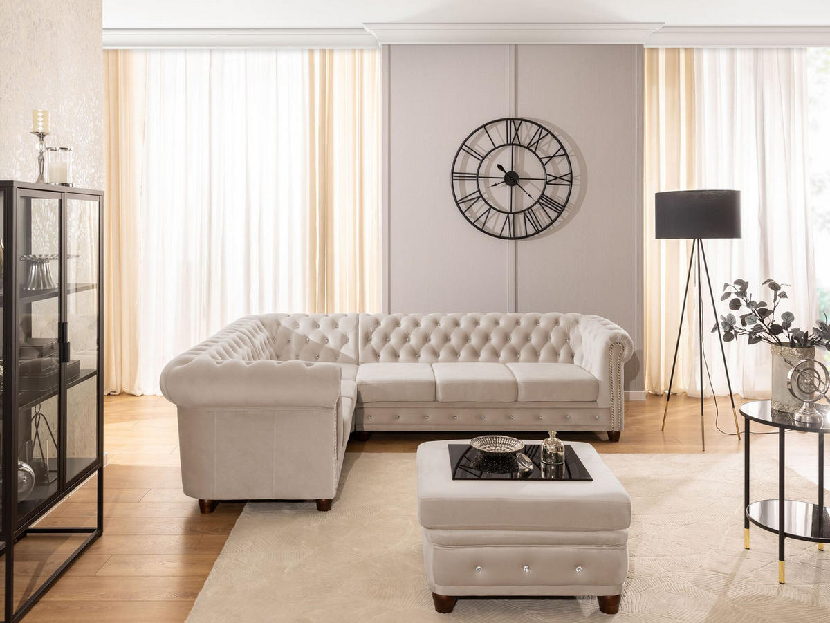 HOCKER Chesterfield Cleo Blink Beige Samt mit Kristallsteppung und braunen Massivholzfüßen - Beige/Braun, Holz/Textil (75/45/70cm) - S-Style Möbel