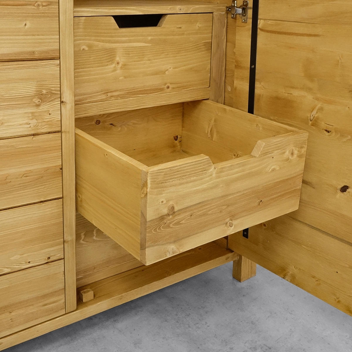 KLEIDERSCHRANK aus Massivholz MIDLAND - Honig, Holz (125/200/60cm) - Seart