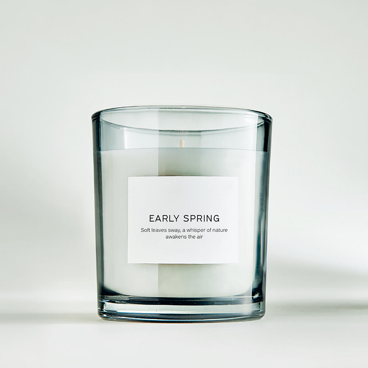 DUFTKERZE Pure Poetry Early Spring - Salbeigrün, Paraffin (9cm) - Butlers