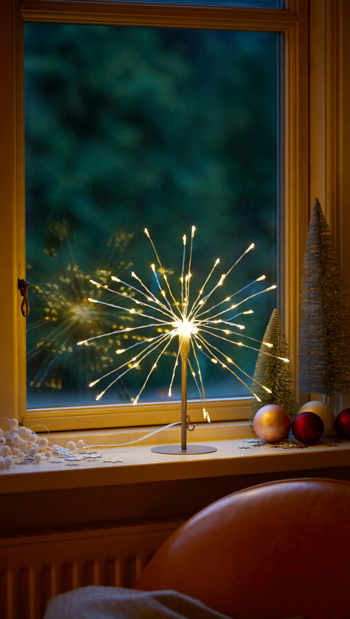 LED-EISKRISTALLLEUCHTE - 90 LEDs Ø50cm für Innen und Außen mit Timerfunktion in Silber, Batteriebetrieben - Silberfarben, Kunststoff (25/25/25cm) - Northpoint