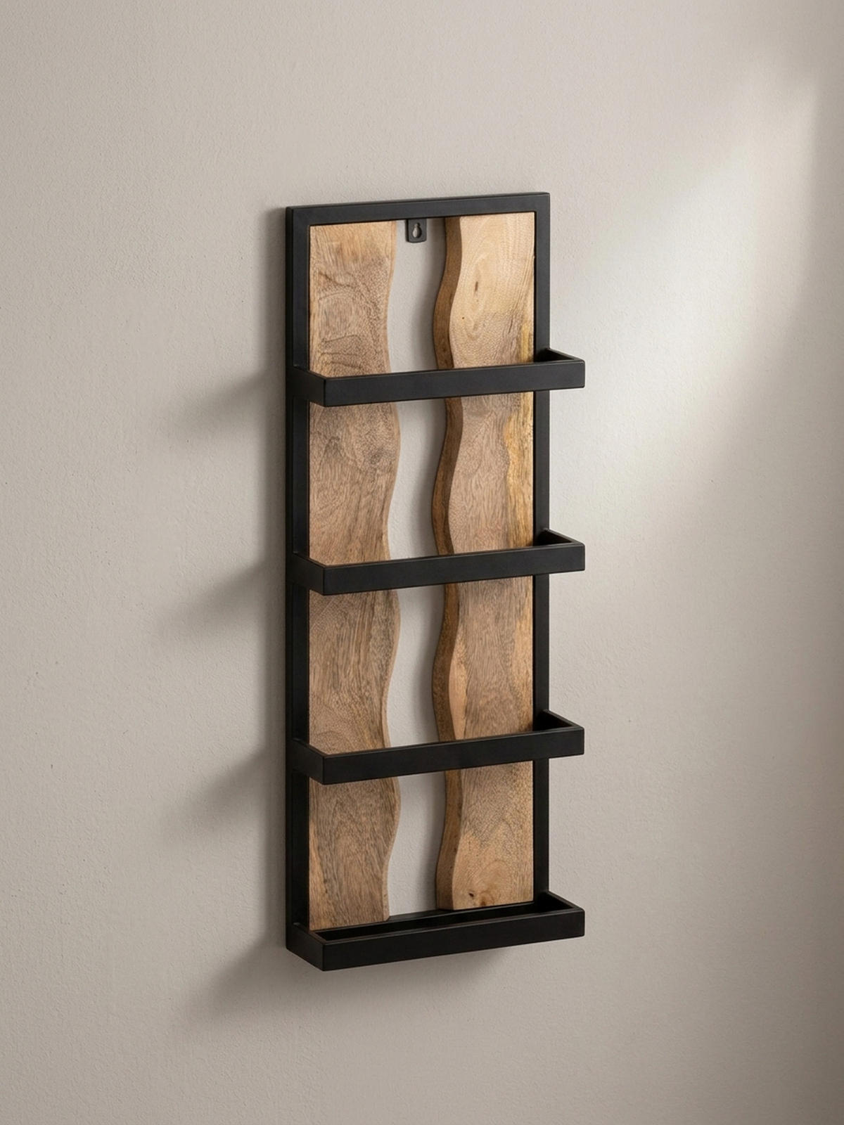 WANDREGAL Mango Massivholz Metall Industrial Stil 30x80x10 cm Rechteckig mit 4 Ablagen und Wellenmuster - Braun, Holz (80/30/10cm) - KADIMA DESIGN