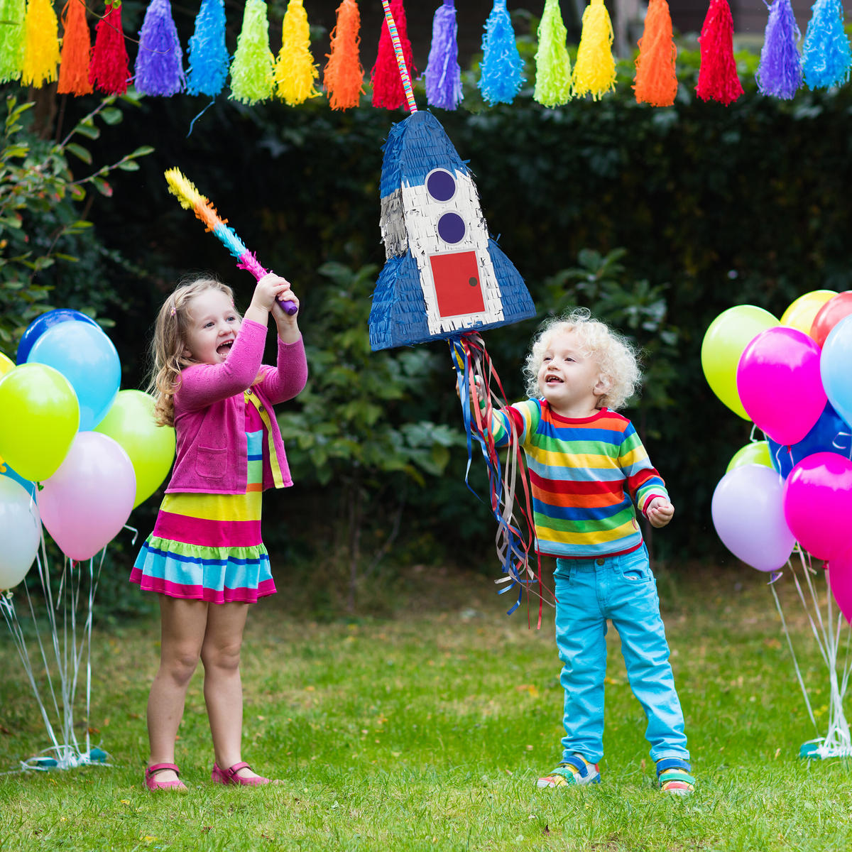 PINATA - Multicolor, Papier/Wellpappe (30/40/9cm) - Relaxdays