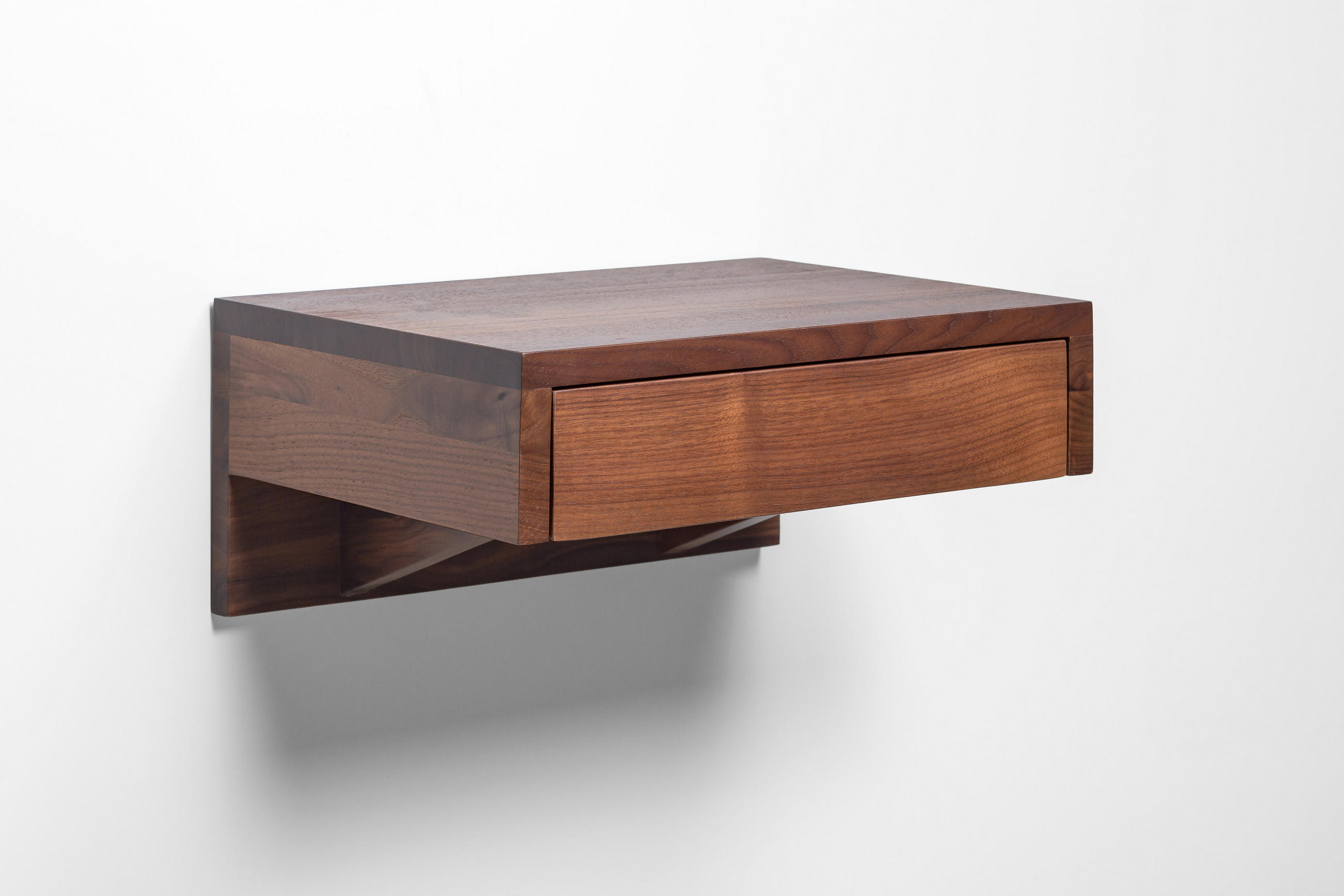 SCHWEBENDER NACHTTISCH Bo aus Walnussholz - Braun, Holz (40/18/30cm) - WOODEK