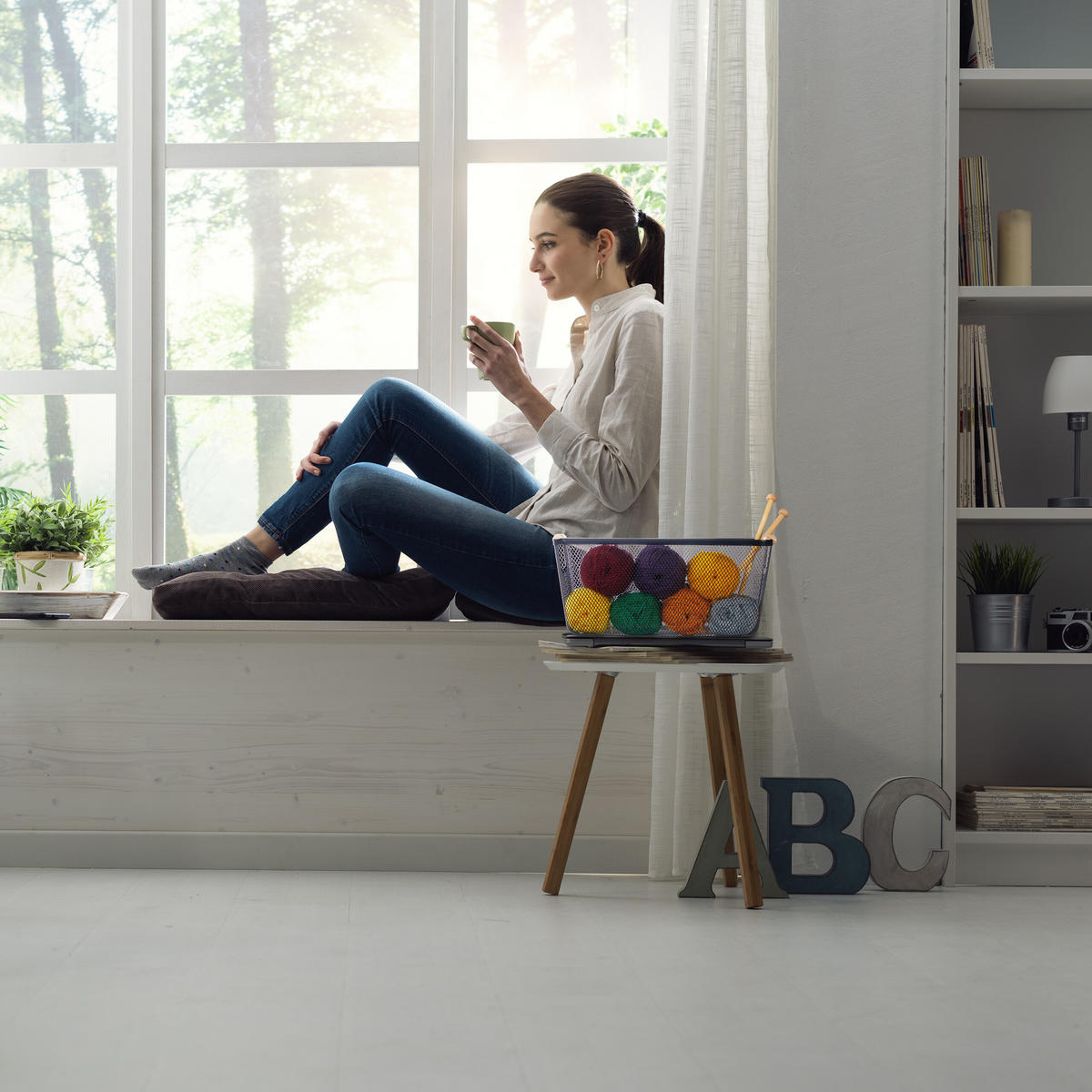 DRAHTKORB - Schwarz, Holz/Metall (37/16.5/22.5cm) - Relaxdays